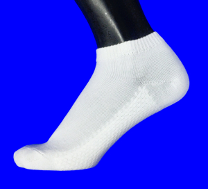 Носки женские укороченные белые с массажным эффектом